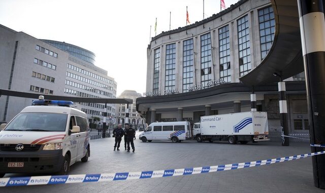 Επιθέσεις με μαχαίρι σε Βρυξέλλες και Βρετανία