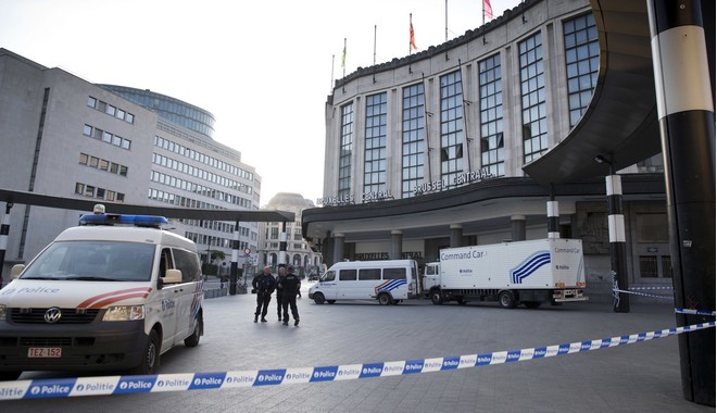 Επιθέσεις με μαχαίρι σε Βρυξέλλες και Βρετανία