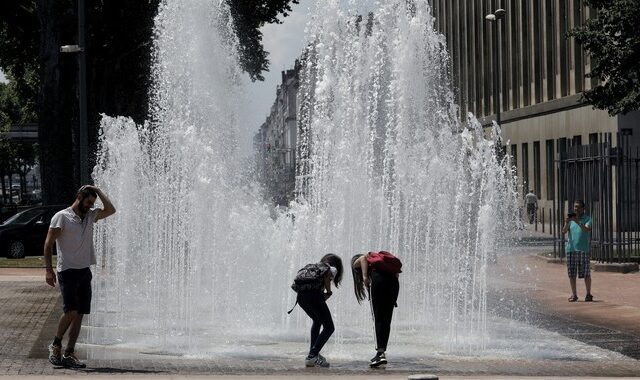 Καμίνι η Ευρώπη: Ο καύσωνας επιμένει σε μεγάλο τμήμα της ηπείρου