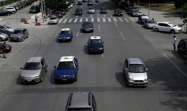 Ανασφάλιστα οχήματα: Αλαλούμ με τα ειδοποιητήρια