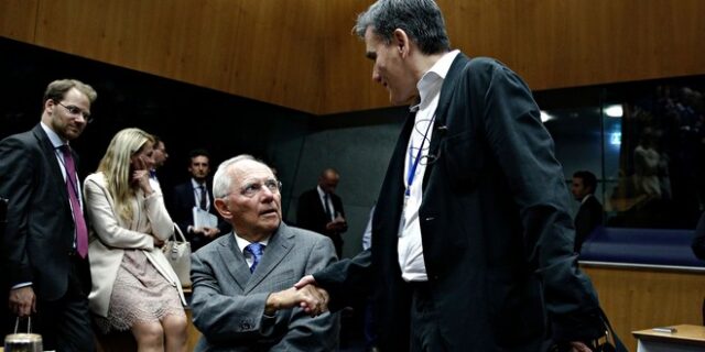 Σόιμπλε: Στόχος να ορθοποδήσει η Ελλάδα το 2018