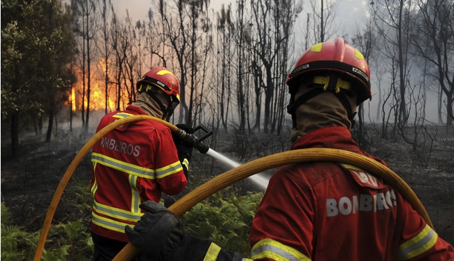 Πορτογαλία: Συνεχίζουν να μαίνονται οι πυρκαγιές