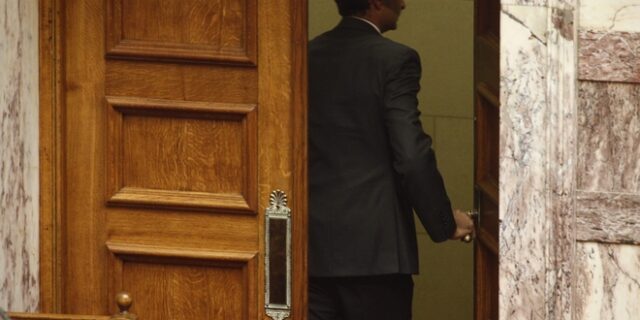 Ο Μητσοτάκης ανοίγει τις πόρτες…