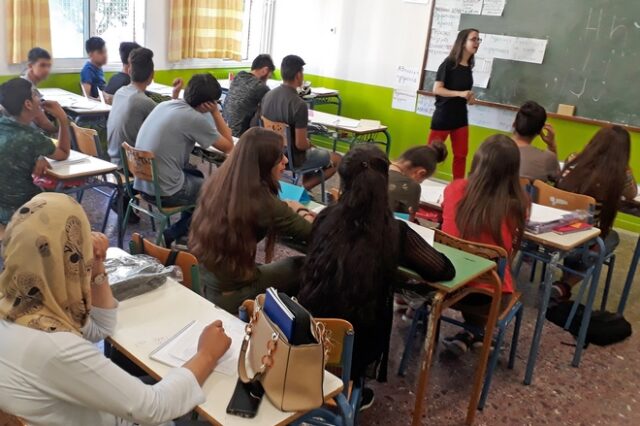 Τα σχολεία δεν έκλεισαν το καλοκαίρι για τα προσφυγόπουλα