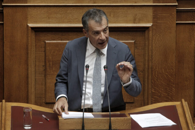 Στ. Θεοδωράκης: ‘Να αλλάξουμε τελικά εποχή και όχι απλώς κυβέρνηση’