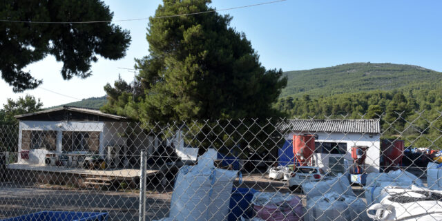 Φωτιά σε εργοστάσιο πλαστικών στην Μαλακάσα. Δύο τραυματίες