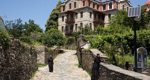 Αναδρομικές φοροαπαλλαγές ακινήτων στο Άγιο Όρος ζητούν ΣΥΡΙΖΑ, ΑΝΕΛ, Ένωση Κεντρώων