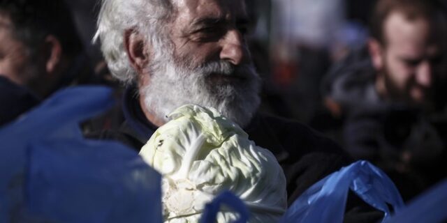 Φορολογικές δηλώσεις: Προς νέα παράταση μετά το αλαλούμ με τα αγροτικά εισοδήματα