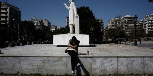 Ανάπτυξη 2,4% του ΑΕΠ και μείωση της ανεργίας το 2018 προβλέπει το προσχέδιο του προϋπολογισμού