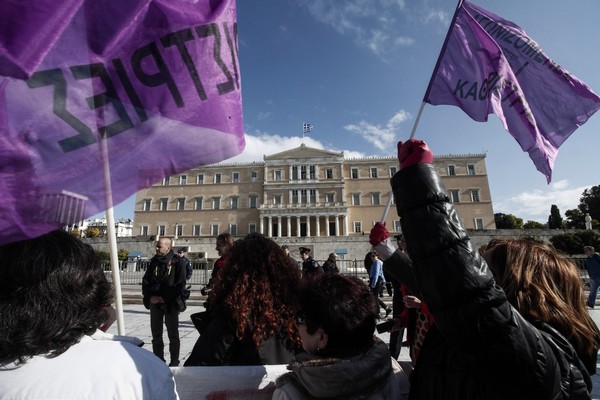 Επίθεση στη ΝΔ μετά την δικαστική δικαίωση των καθαριστριών