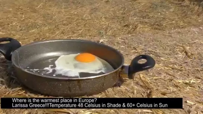Βίντεο ακραίου καύσωνα: Στη Λάρισα τηγανίζουν αυγά στον ήλιο
