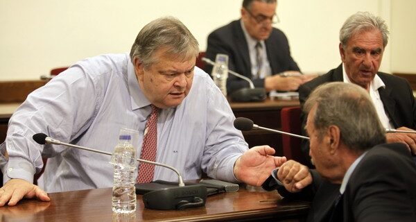 Άγριος καβγάς στη Θεσμών και Διαφάνειας για την υπόθεση Καμμένου