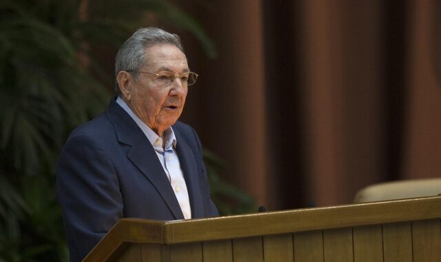 Ο Ραούλ Κάστρο επιτίθεται στον Τραμπ για την πολιτική του έναντι της Κούβας