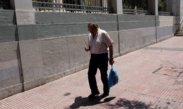 Μαύρη τρύπα 5ετίας για τον πλούτο των Ελλήνων