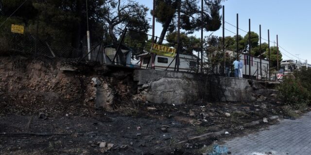 Υπό μερικό έλεγχο η φωτιά στο Δαφνί
