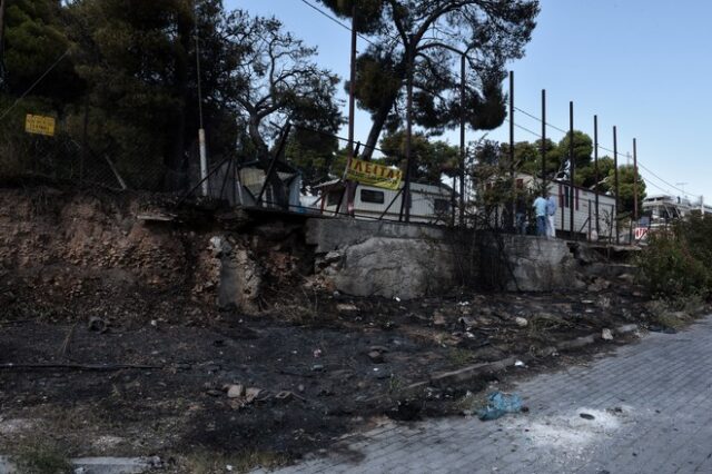 Υπό μερικό έλεγχο η φωτιά στο Δαφνί