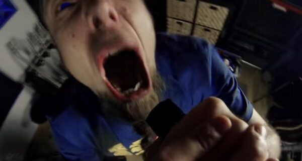 Το Despacito σε heavy metal εκδοχή. Εσύ ποιο προτιμάς;