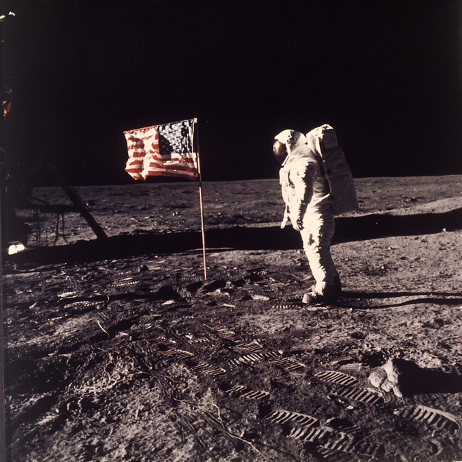 Μηχανή του Χρόνου: Τι απέγιναν οι σημαίες που κάρφωσαν οι αστροναύτες στη Σελήνη;