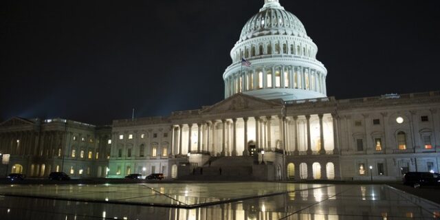 Η διοίκηση Τραμπ υλοποιεί το Obamacare