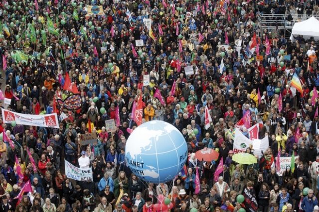 Γερμανία: 10.000 πολίτες διαδήλωσαν κατά της συνόδου της G20