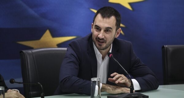 Χαρίτσης: Το δικαίωμα των γυναικών στην άμβλωση είναι αδιαπραγμάτευτο