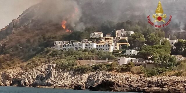 Δύο νεκροί στις φωτιές που κατακαίνε την Ιταλία