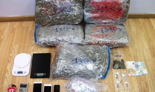 Συνελήφθη 20χρονος για κατοχή και διακίνηση ναρκωτικών
