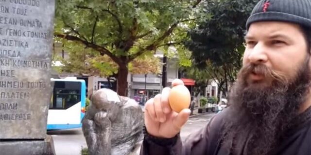 Αθλιότητα από τον Κλεομένη: Βανδάλισε το μνημείο του Ολοκαυτώματος στη Λάρισα