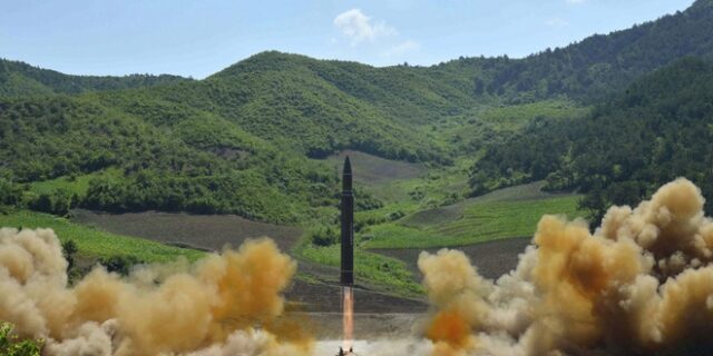 Νέα εκτόξευση βαλλιστικού πυραύλου από τη Βόρεια Κορέα