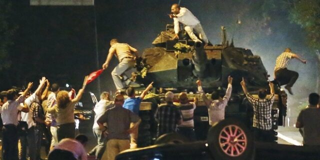 Οι κινήσεις της Αθήνας τη νύχτα της απόπειρας πραξικοπήματος στην Τουρκία