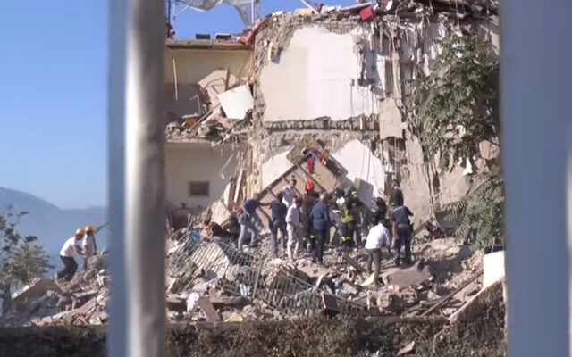 Κατέρρευσε 4ωροφο κτίριο κοντά στη Νάπολη