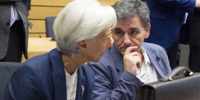 ΔΝΤ: Νωρίτερα οι περικοπές, αργότερα τα αντίμετρα