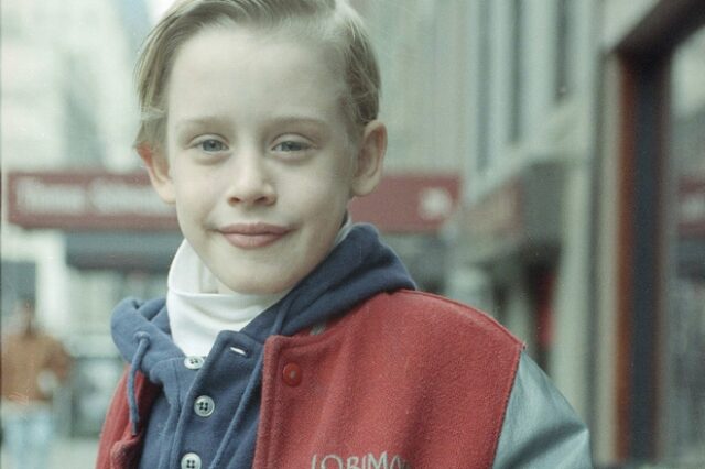 Ο ‘Μόνος στο Σπίτι’ Macaulay Culkin θυμίζει πάλι τον ‘παιδικό’ καλό του εαυτό