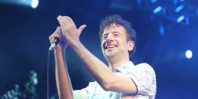 Κωστής Μαραβέγιας: Κάποτε θα σβήσουμε, αυτός είναι ένας λόγος να χαίρεσαι τη ζωή