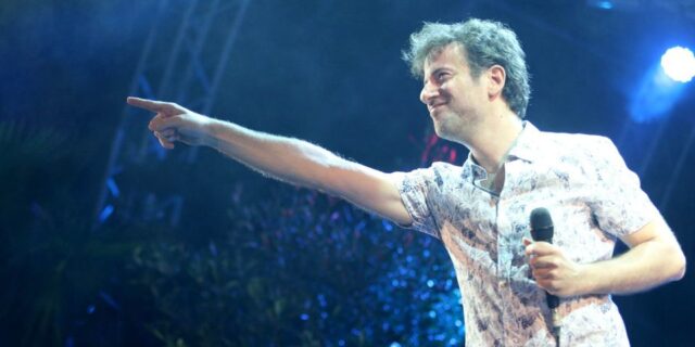 Ο Κωστής Μαραβέγιας στο Ραδιόφωνο 24/7. LIVE EIKONA