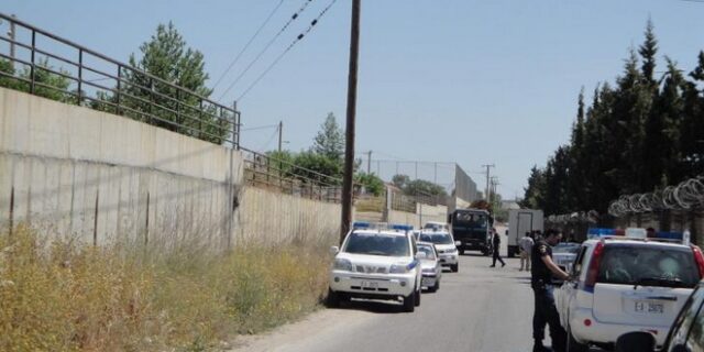 Αστυνομική επιχείρηση στο Μενίδι: Χασισοφυτείες και 26 συλλήψεις