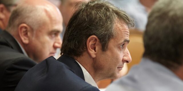 Μητσοτάκης: ‘Η κυβέρνηση φέρθηκε ανέντιμα στους συμβασιούχους’