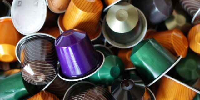 Nespresso: Γιατί δεν πρέπει να πετάς τις χρησιμοποιημένες κάψουλες στους μπλε κάδους