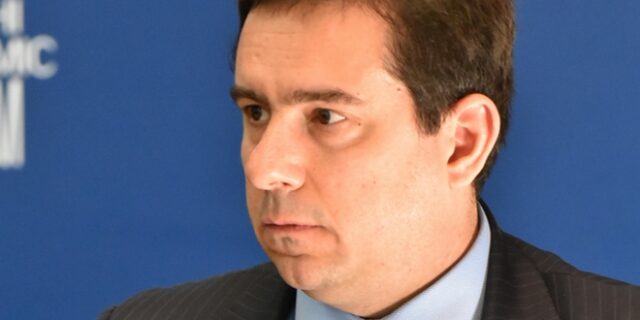 Ν. Μηταράκης: ‘Βγήκαμε μεν στις αγορές αλλά η οικονομία είναι σε αδιέξοδο’