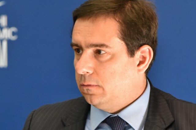 Ν. Μηταράκης: ‘Βγήκαμε μεν στις αγορές αλλά η οικονομία είναι σε αδιέξοδο’