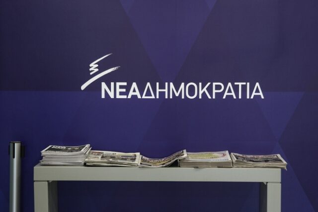 Κομματική εγρήγορση εν μέσω θέρους