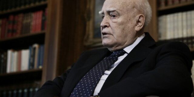 Βγήκε από το νοσοκομείο ο Κάρολος Παπούλιας