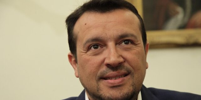 Παππάς: Να πάρει θέση η αντιπολίτευση για το αίτημα των καναλαρχών κατά του διαγωνισμού