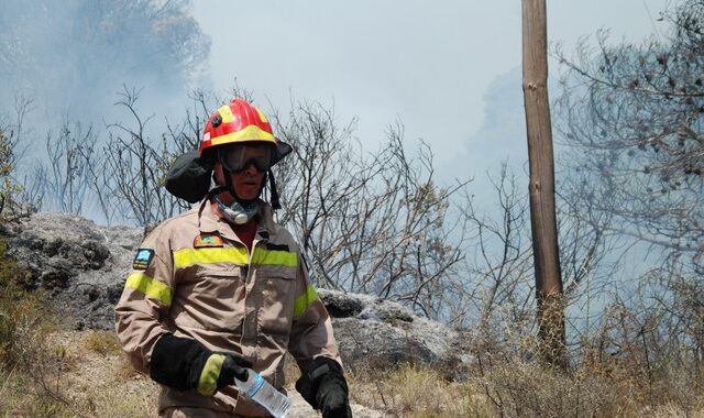 Νέες πυρκαγιές σε Λέσβο και Ιωάννινα