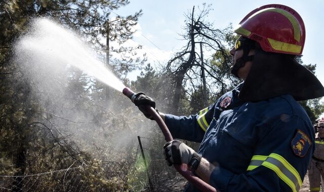 Δεύτερη εστία πυρκαγιάς στο Πικέρμι κινεί υποψίες για εμπρησμό