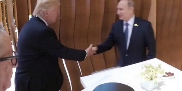 G20: Η πρώτη χειραψία Τραμπ – Πούτιν