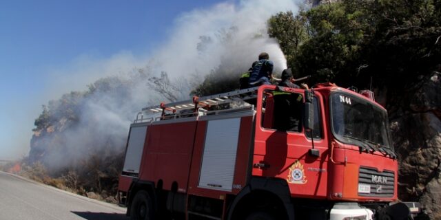 Νέο πύρινο μέτωπο στη Μάνη. Μαίνονται οι φωτιές σε Πάτρα και Μέγαρα
