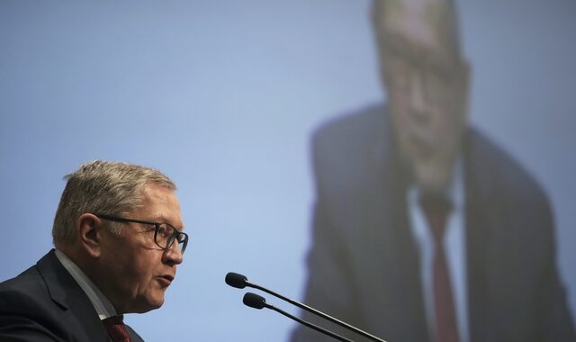 Ρέγκλινγκ για την έξοδο στις αγορές: Μην περιμένετε το τέλος του προγράμματος