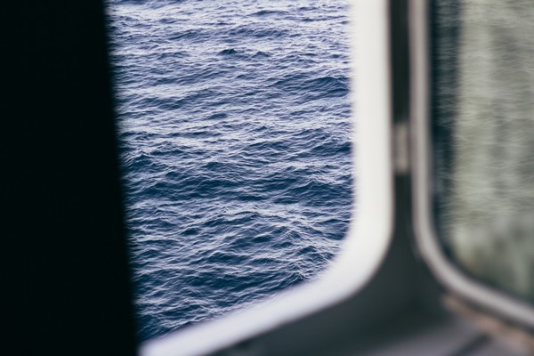 Τρίχρονη ακρωτηρίασε το δάχτυλό της στην πόρτα καμπίνας πλοίου