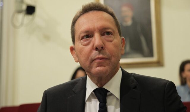 Αυξημένο έλλειμμα στο πρώτο εξάμηνο του έτους ανακοίνωσε η ΤτΕ